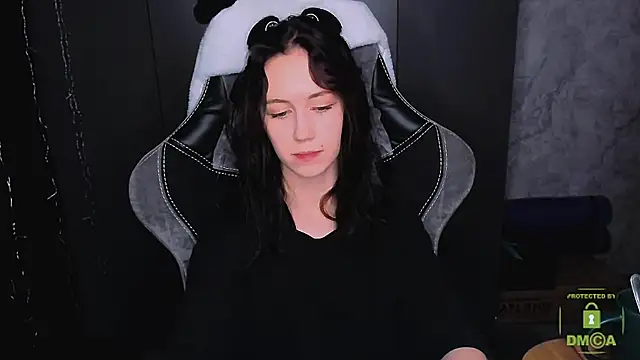 Snapshot of zaebali_ chatting on 11/21/25, 03:11 zaebali online show from 11/21/25, 03:11