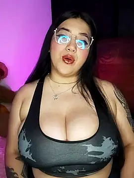 Snapshot of kittenFreyja_ chatting on 10/03/25, 01:35 kittenFreyja online show from 10/03/25, 01:35