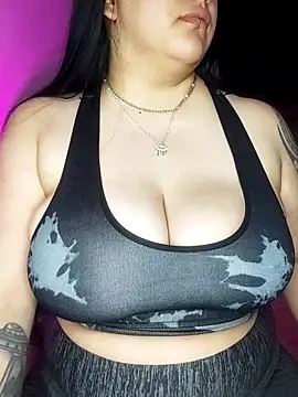 Snapshot of kittenFreyja_ chatting on 10/06/25, 11:46 kittenFreyja online show from 10/06/25, 11:46