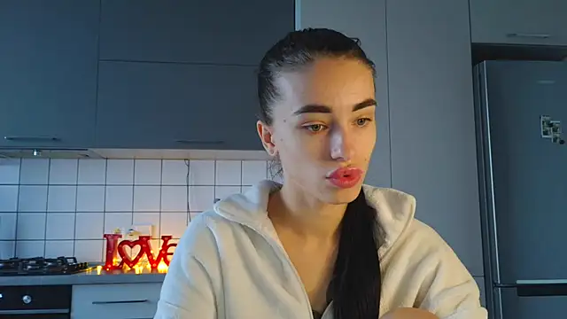 EvaMelnik online show from 09/19/25, 02:18