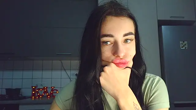 EvaMelnik online show from 11/06/25, 04:19