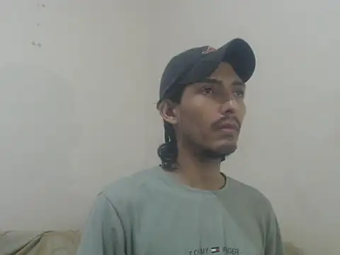 snackontime18 online show from 05/19/26, 03:46