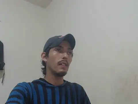 Snapshot of snackontime18 chatting on 07/16/26, 05:02 snackontime18 online show from 07/16/26, 05:02