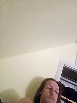 Snapshot of Danny19867 chatting on 10/13/25, 08:42 Danny19867 online show from 10/13/25, 08:42