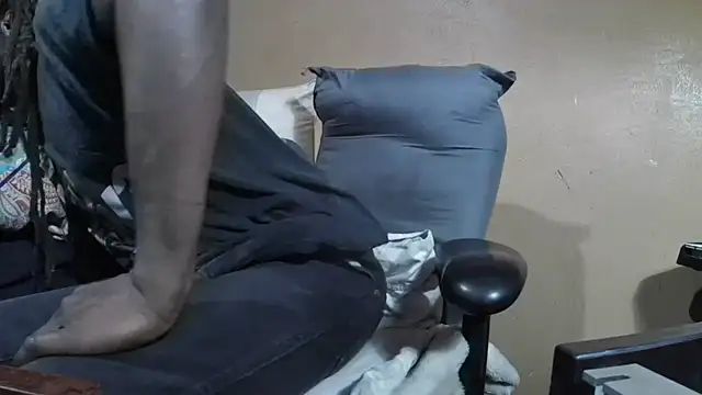 EYEzIAM online show from 02/05/26, 09:58