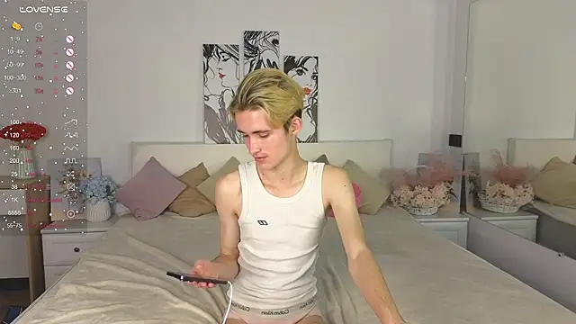Snapshot of tommy_XXX chatting on 10/05/25, 05:44 tommy XXX online show from 10/05/25, 05:44