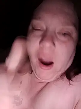 Feuchtekitty92xh online show from 03/05/26, 10:06