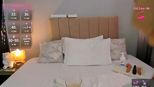 Penelophe01 online show from 10/28/25, 05:15