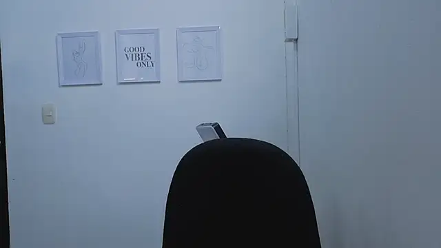 Penelophe01 online show from 02/18/26, 08:27