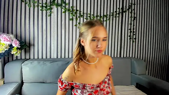 Snapshot of Casey_Sweeet chatting on 11/06/25, 05:14 Casey Sweeet online show from 11/06/25, 05:14