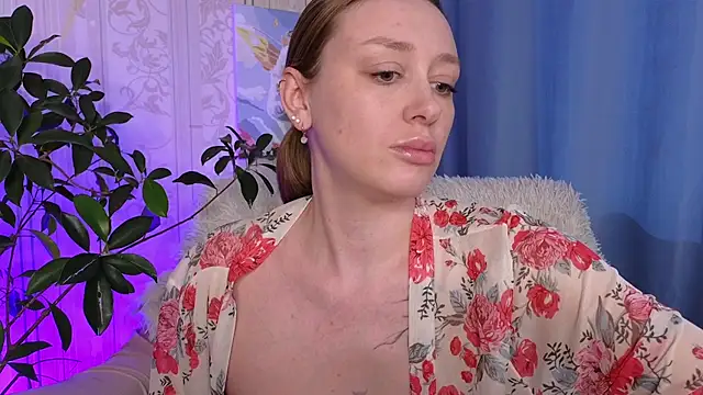 Snapshot of evashiny_ chatting on 04/27/26, 03:59 evashiny online show from 04/27/26, 03:59