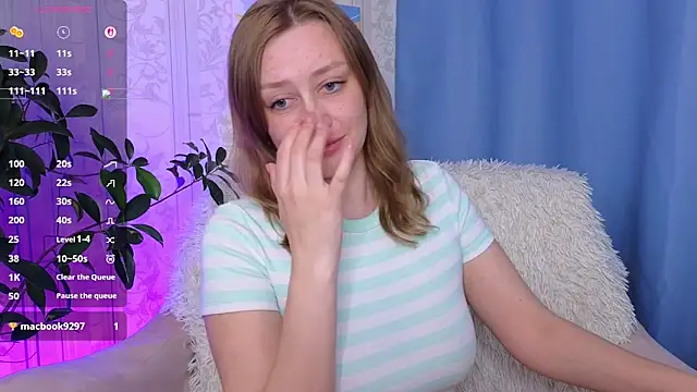 Snapshot of evashiny_ chatting on 05/08/26, 03:01 evashiny online show from 05/08/26, 03:01