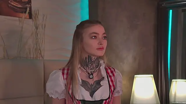 Snapshot of AriWild chatting on 09/27/25, 05:12 AriWild online show from 09/27/25, 05:12