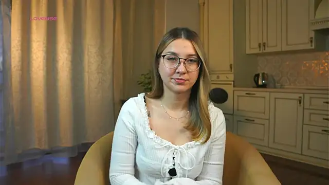 DarelleFaux online show from 10/25/25, 03:14