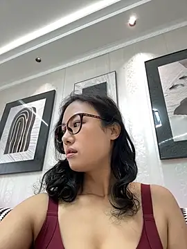 Snapshot of wen521 chatting on 10/23/25, 03:17 wen521 online show from 10/23/25, 03:17