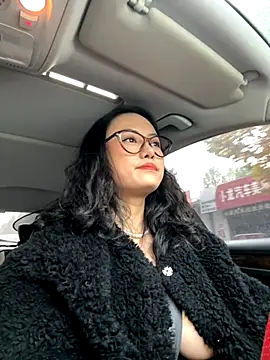 Snapshot of wen521 chatting on 11/11/25, 01:27 wen521 online show from 11/11/25, 01:27