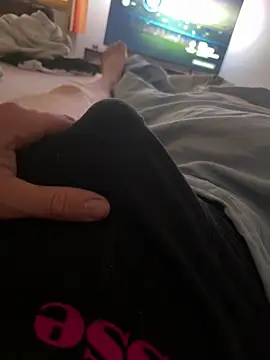 Snapshot of mrwit chatting on 11/02/25, 09:33 mrwit online show from 11/02/25, 09:33