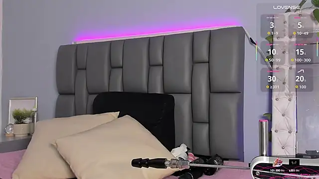 Snapshot of _jasmine_blush chatting on 10/13/25, 01:44 jasmine blush online show from 10/13/25, 01:44