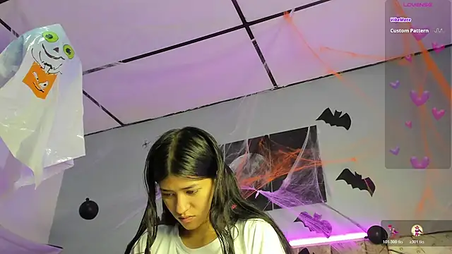 Snapshot of _jasmine_blush chatting on 10/31/25, 12:06 jasmine blush online show from 10/31/25, 12:06