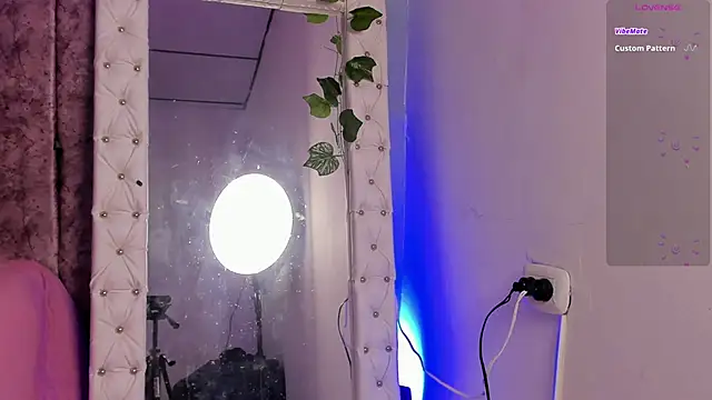 Snapshot of _jasmine_blush chatting on 11/12/25, 01:44 jasmine blush online show from 11/12/25, 01:44