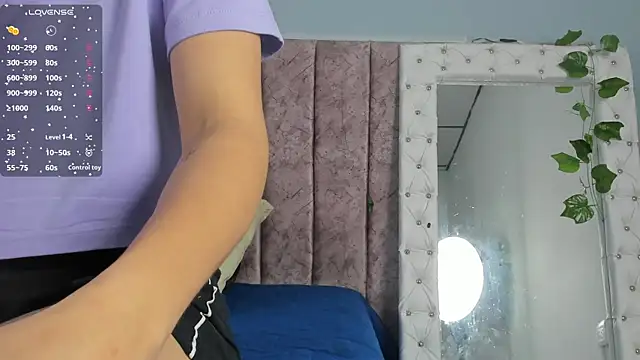 Snapshot of _jasmine_blush chatting on 11/14/25, 01:21 jasmine blush online show from 11/14/25, 01:21