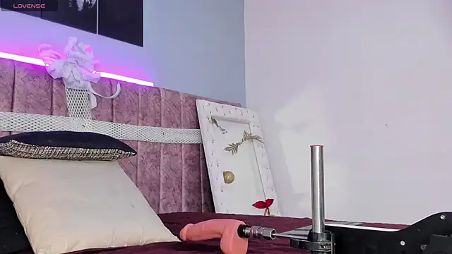 Snapshot of _jasmine_blush chatting on 12/15/25, 02:10 jasmine blush online show from 12/15/25, 02:10