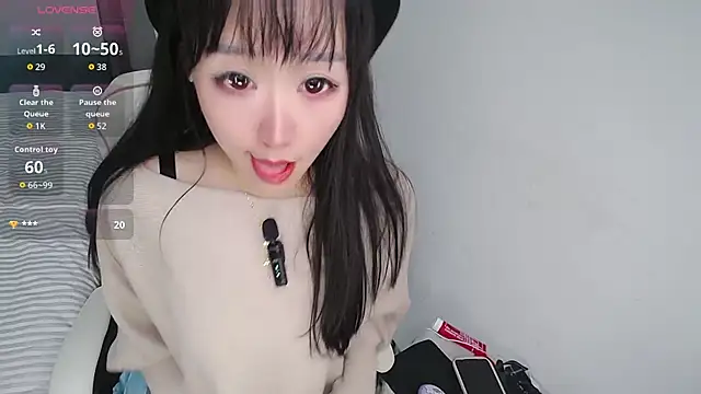 Snapshot of Angela-AMY chatting on 10/25/25, 12:56 Angela-AMY online show from 10/25/25, 12:56