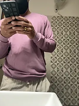 Snapshot of Atngt_69 chatting on 12/01/25, 04:01 Atngt 69 online show from 12/01/25, 04:01