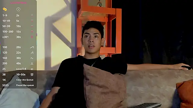 LoganTwink18 online show from 02/06/26, 02:38