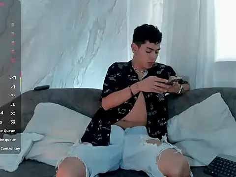 LoganTwink18 online show from 02/22/26, 04:05