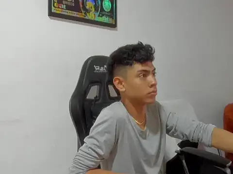 LoganTwink18 online show from 03/03/26, 02:45