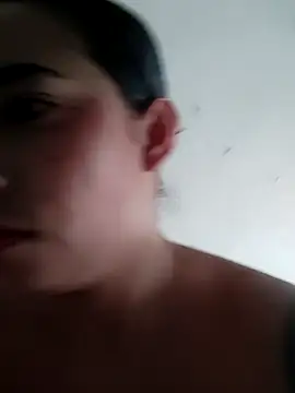 Snapshot of Valenn_fernandez chatting on 04/23/26, 03:14 Valenn fernandez online show from 04/23/26, 03:14