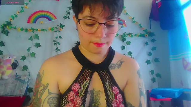 Mitsuha gate online show from 12/17/25, 02:34