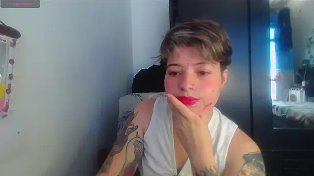 Snapshot of Mitsuha_gate chatting on 01/18/26, 01:59 Mitsuha gate online show from 01/18/26, 01:59