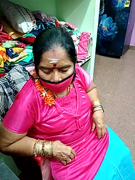 Snapshot of amuthasree chatting on 10/13/25, 09:15 amuthasree online show from 10/13/25, 09:15