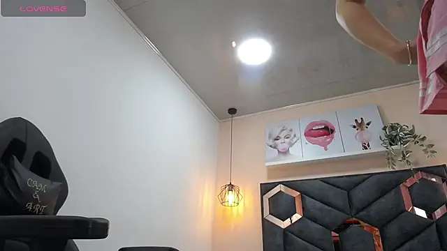 Snapshot of Taboo-AliyahRyan chatting on 10/06/25, 12:13 Taboo-AliyahRyan online show from 10/06/25, 12:13