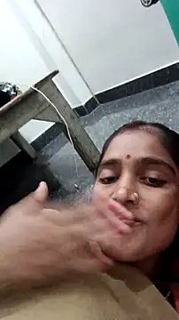 Snapshot of Guriya0076 chatting on 09/08/25, 03:55 Guriya0076 online show from 09/08/25, 03:55