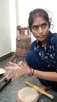 Snapshot of Guriya0076 chatting on 10/29/25, 12:29 Guriya0076 online show from 10/29/25, 12:29