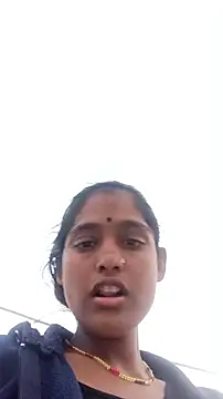 Snapshot of Guriya0076 chatting on 11/17/25, 11:27 Guriya0076 online show from 11/17/25, 11:27