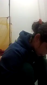 Snapshot of Guriya0076 chatting on 11/22/25, 02:43 Guriya0076 online show from 11/22/25, 02:43