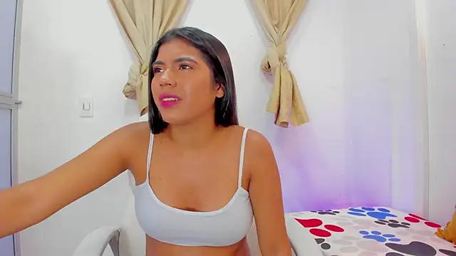 Snapshot of andrea_sanchezz chatting on 12/05/25, 08:05 andrea sanchezz online show from 12/05/25, 08:05