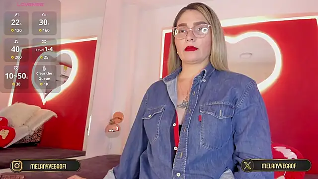 MelanyVegas online show from 09/10/25, 01:44