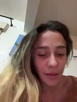 Snapshot of blond-96 chatting on 11/07/25, 02:44 blond-96 online show from 11/07/25, 02:44