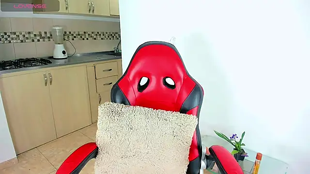 Snapshot of alexandra_cute chatting on 10/31/25, 06:47 alexandra cute online show from 10/31/25, 06:47