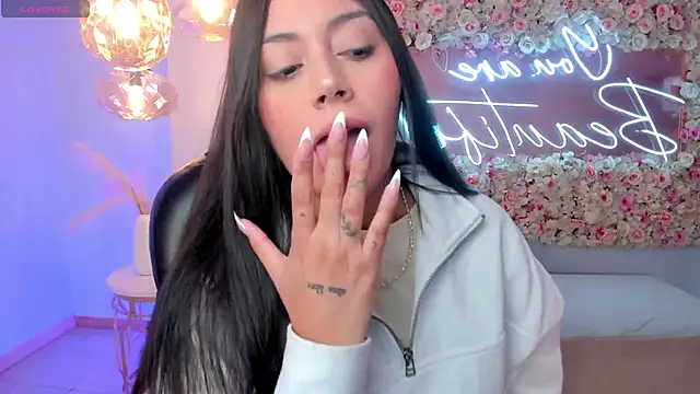 AmbarJames  online show from 12/14/25, 11:15