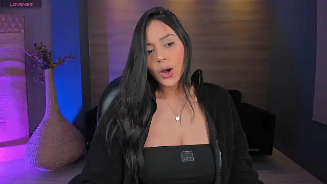 AmbarJames  online show from 12/17/25, 12:00