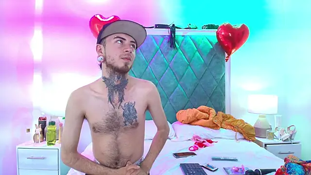 Snapshot of Asha_zuri_and_adam chatting on 10/08/25, 12:36 Asha zuri and adam online show from 10/08/25, 12:36