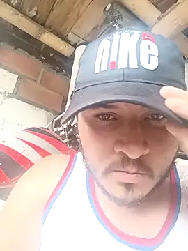 Snapshot of santiii___12 chatting on 10/22/25, 07:13 santiii 12 online show from 10/22/25, 07:13