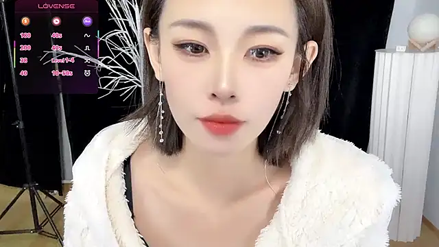 Snapshot of xiaoyue8888 chatting on 10/25/25, 02:30 xiaoyue8888 online show from 10/25/25, 02:30