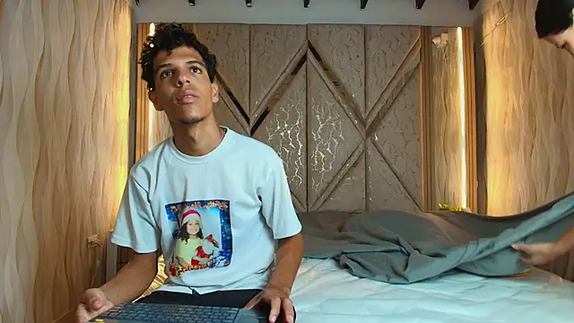 Hotcouple 222 online show from 01/18/26, 07:23